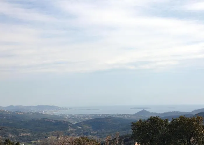 Gorgeous In Les Adrets With Wifi Prázdninový dům *